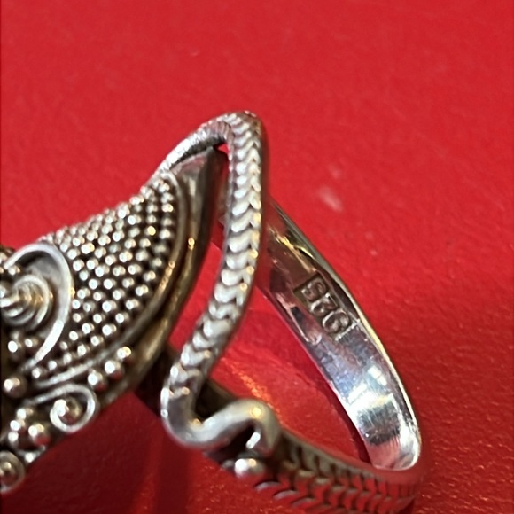 Silver Ring - Picture 4 of 8